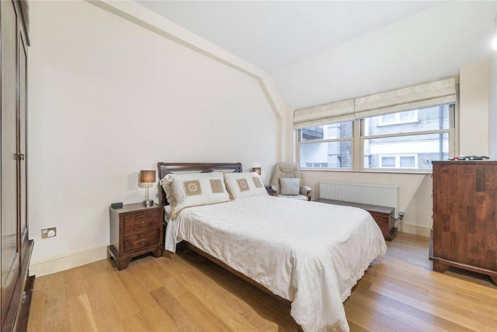 Luxurious Serviced Apt Next To The City Of London And Tower Bridge Apartment Exterior photo